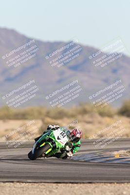 media/Dec-07-2025-CVMA (Sun) [[3e7d2de5dc]]/Race 16-Formula Middleweight/